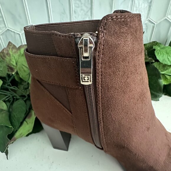 Brown Suede Block Heel Ankle Boots Size 8.5M With Buckle & Zipper - Picture 6 of 7